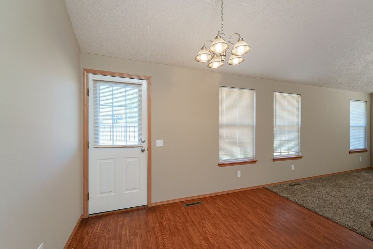 535 N Texas Ave - Photo 4 of 14