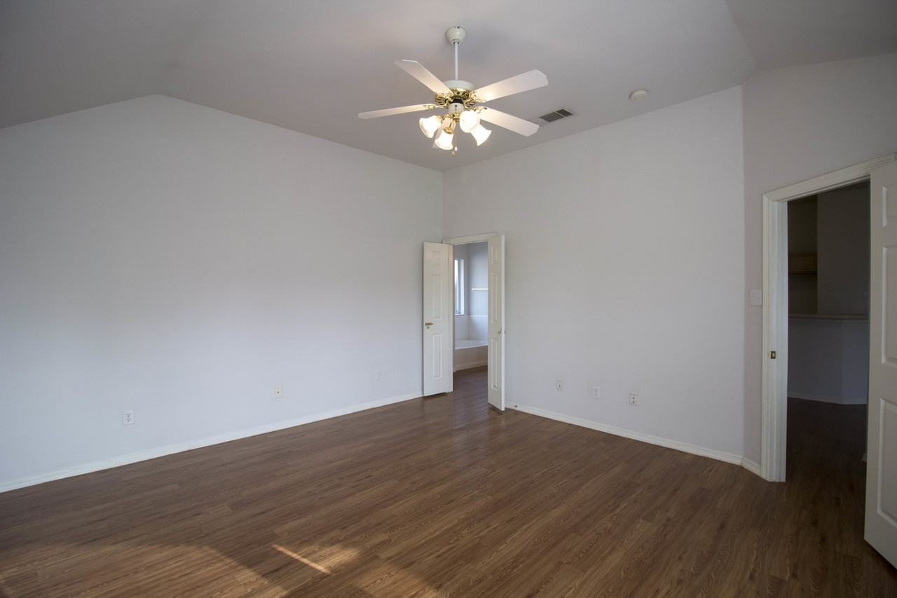 5208 Whiting Way - Photo 5 of 9