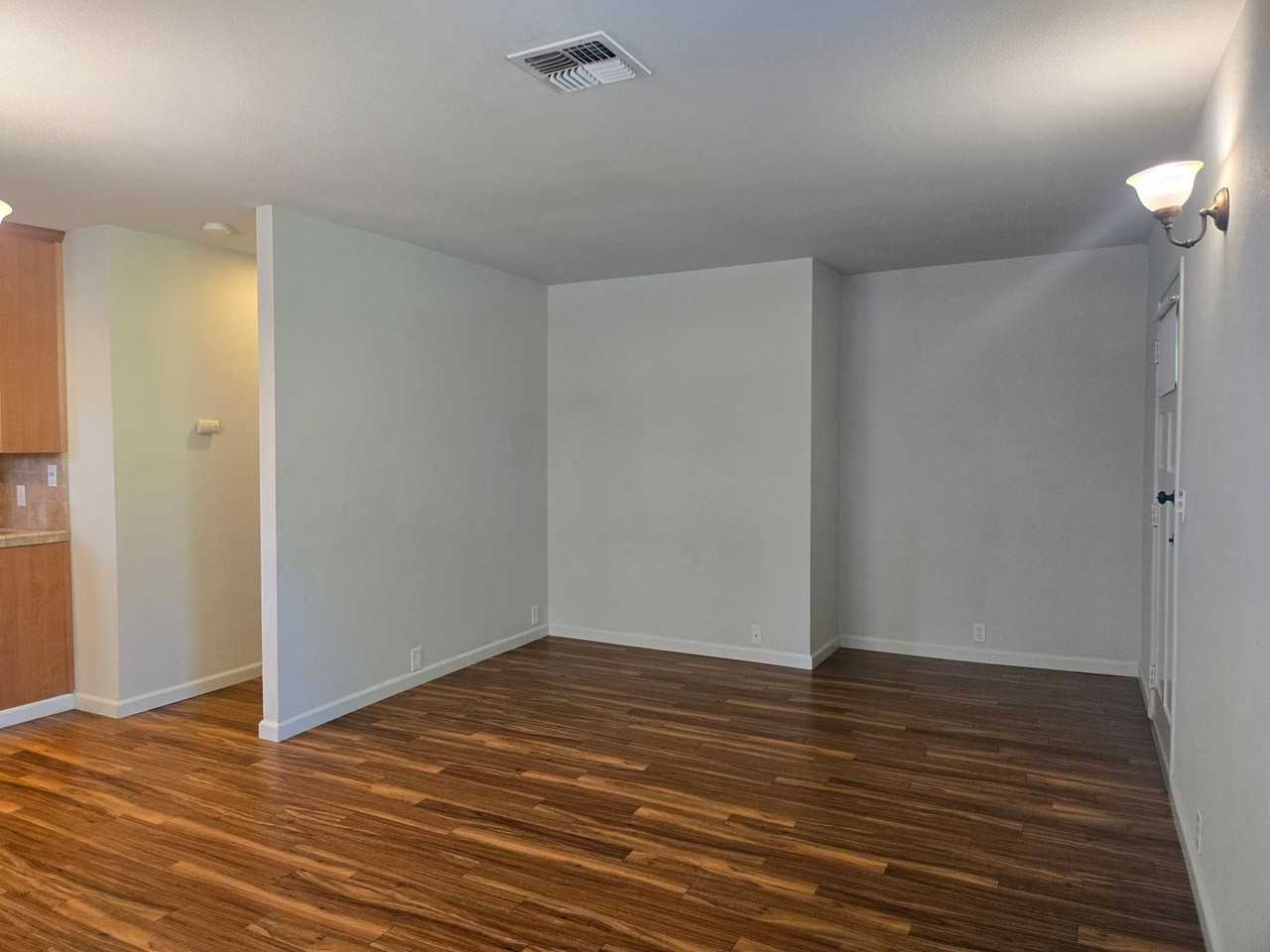 5437 Griffin Rd - Photo 3 of 11