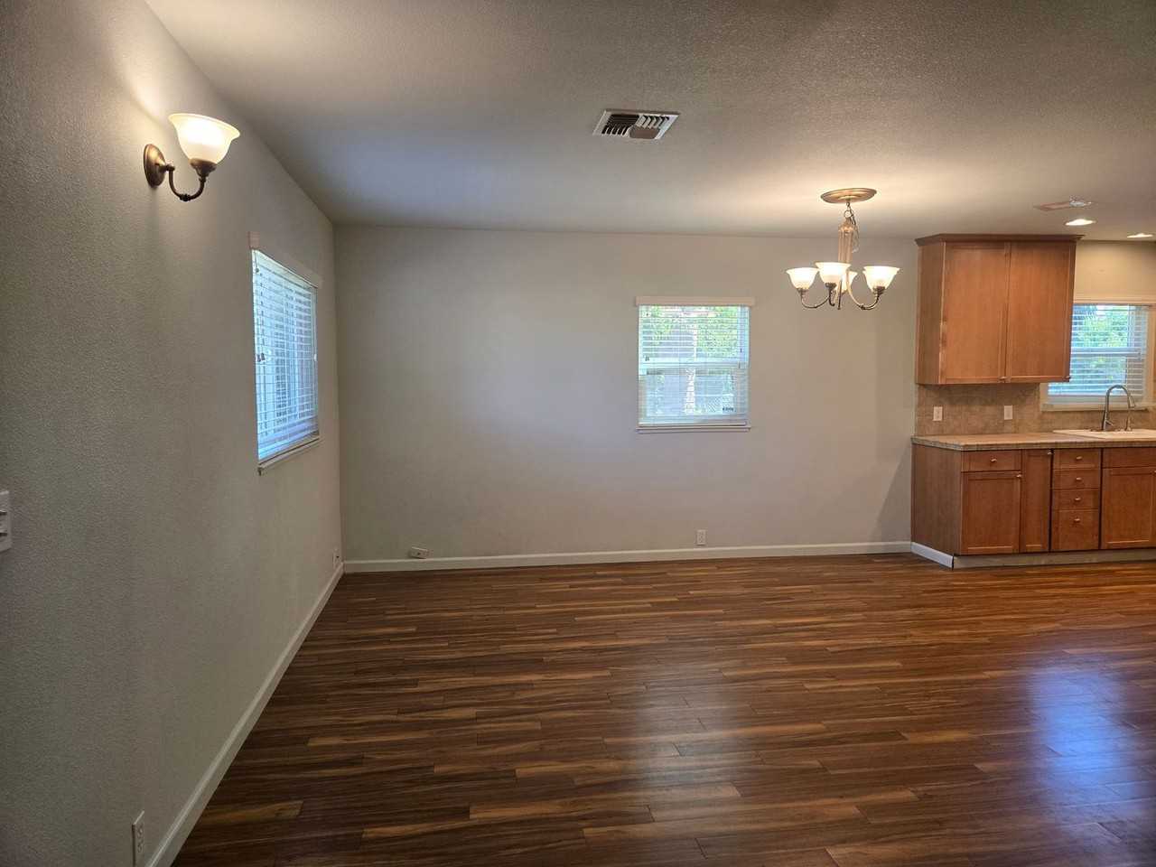 5437 Griffin Rd - Photo 4 of 11