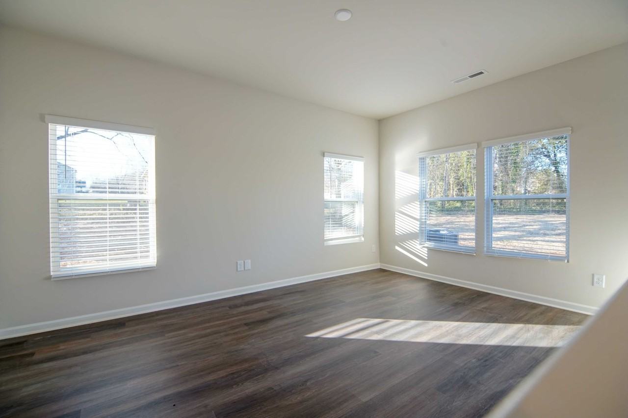 723 Lackey Street Ext - Photo 4 of 7