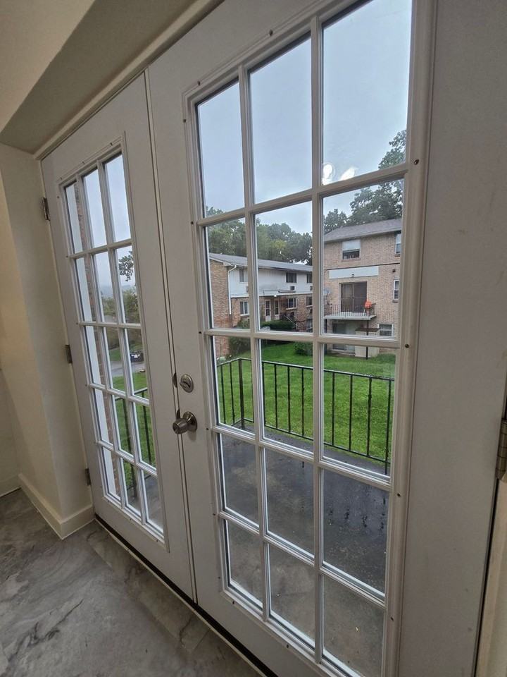 Greenock Manor 2 bedroom 1 bath apartment - Photo 3 of 14