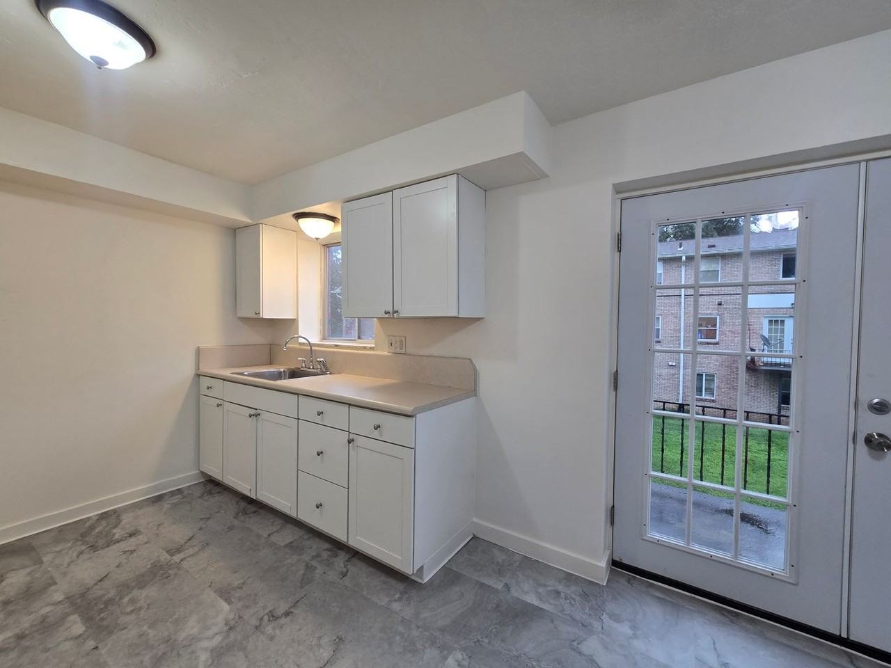 Greenock Manor 2 bedroom 1 bath apartment - Photo 4 of 14