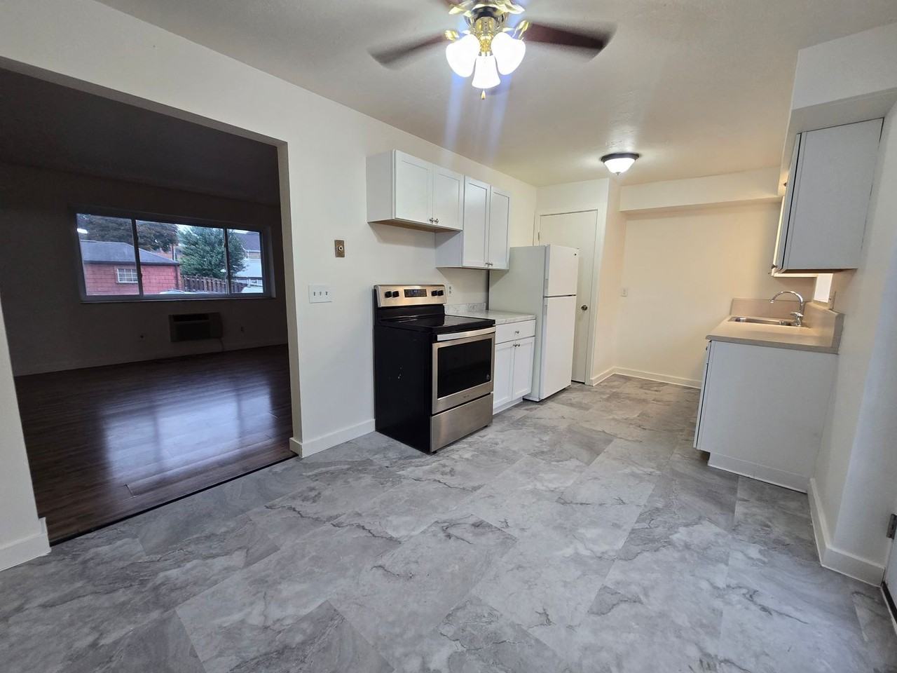 Greenock Manor 2 bedroom 1 bath apartment - Photo 5 of 14