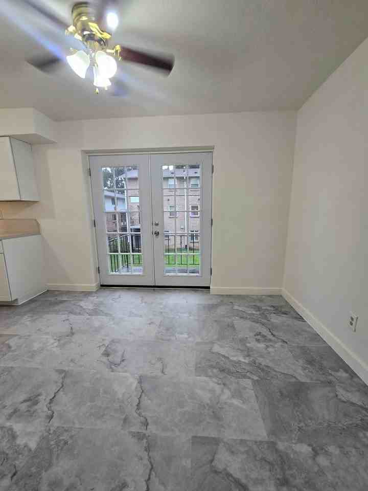 Greenock Manor 2 bedroom 1 bath apartment - Photo 6 of 14