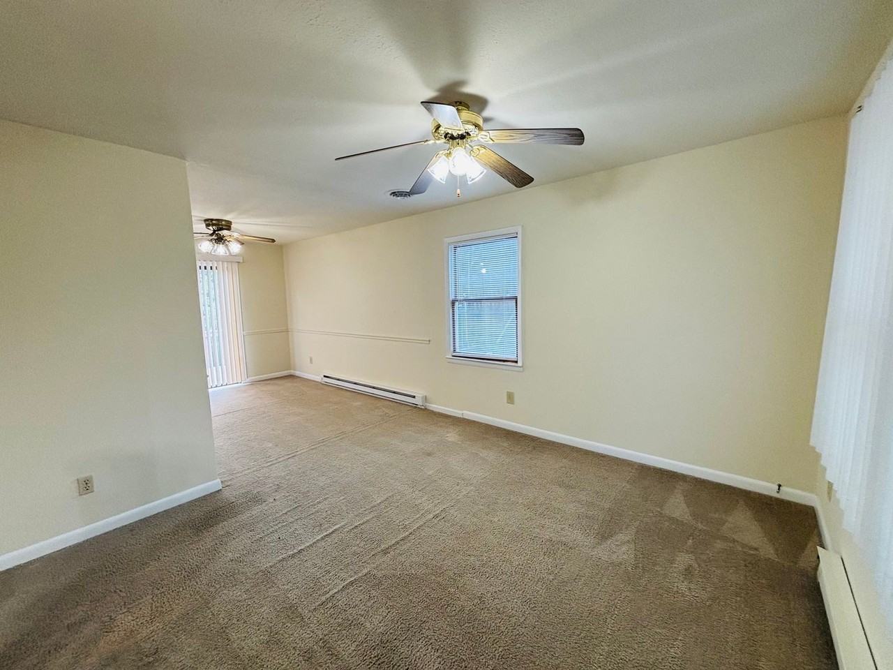 208 Ardmore St - Photo 4 of 22