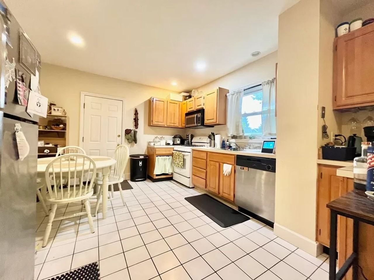 63 Franklin St - Photo 3 of 8