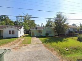 featured image of 4520 Detroit St