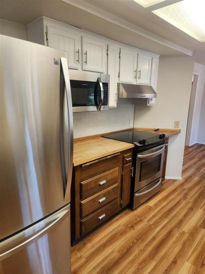 101 Rainbow Dr - Photo 5 of 23