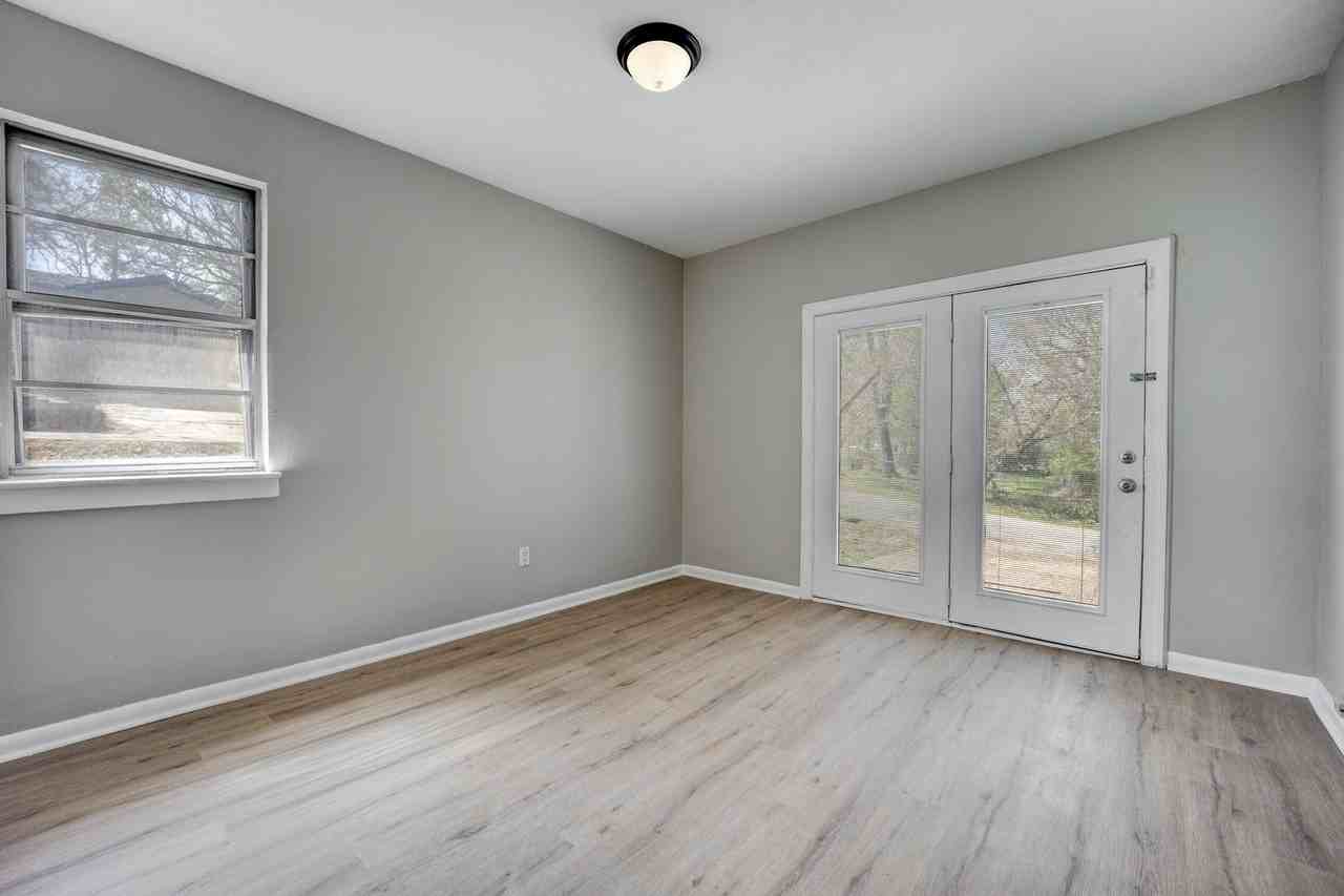 2901 Independence St - Photo 5 of 28