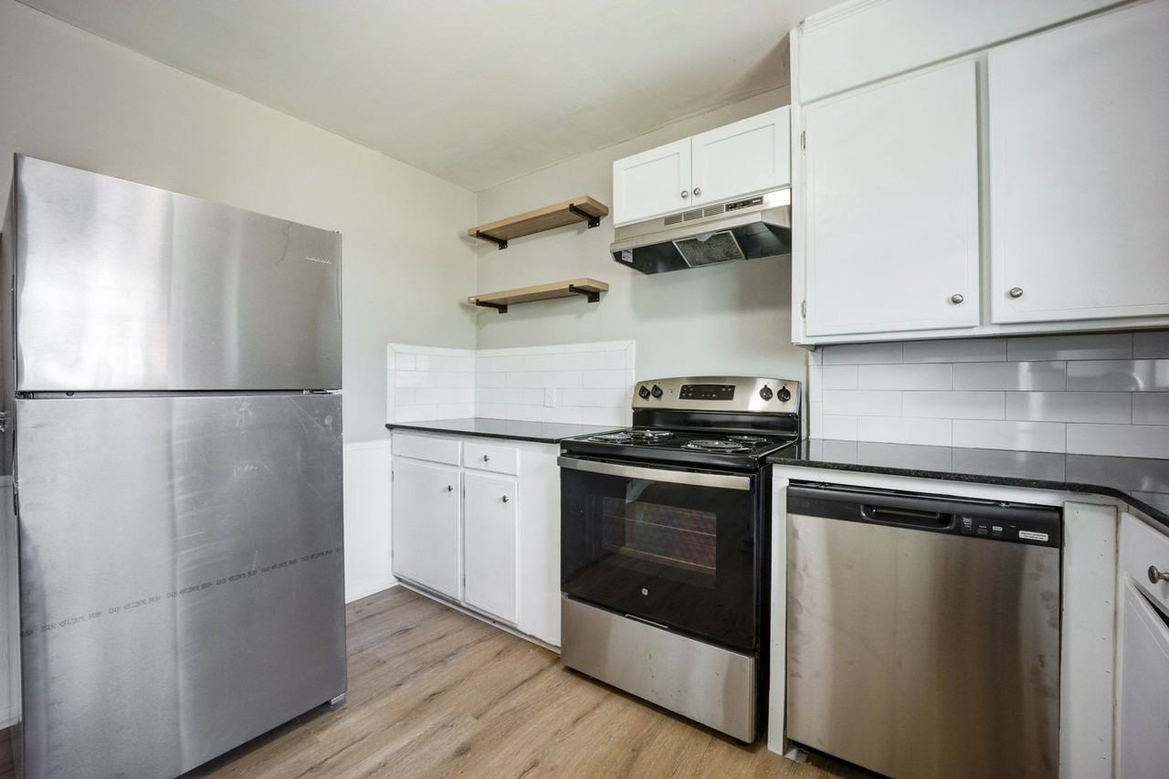2901 Independence St - Photo 7 of 28
