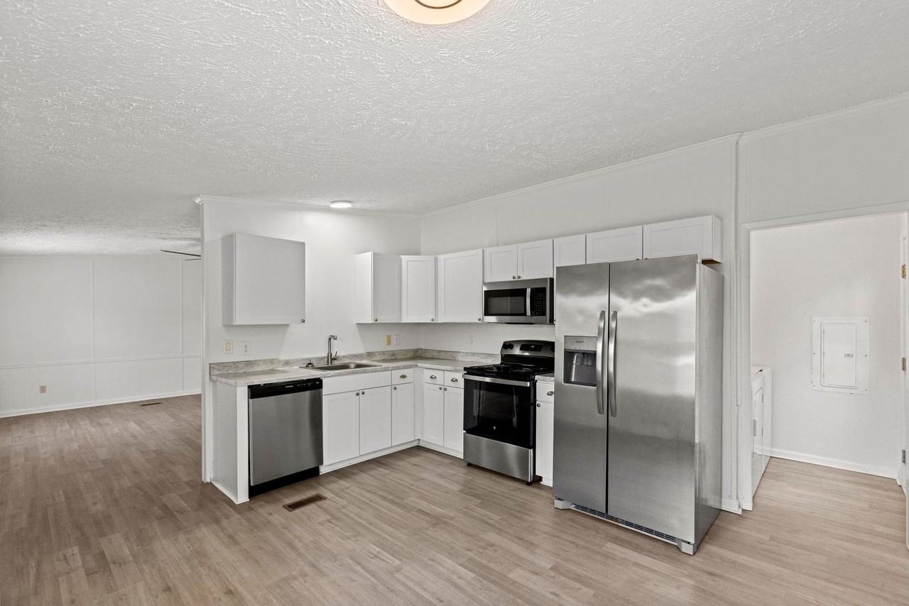 185 Justice Rd - Photo 4 of 22