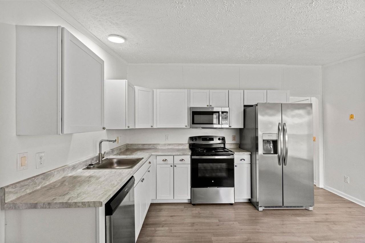 185 Justice Rd - Photo 5 of 22