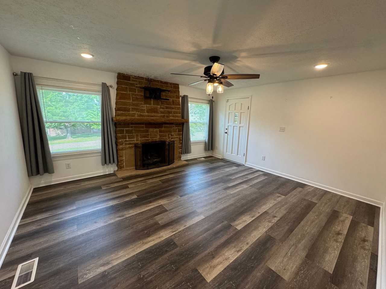 111 Althea St - Photo 2 of 18