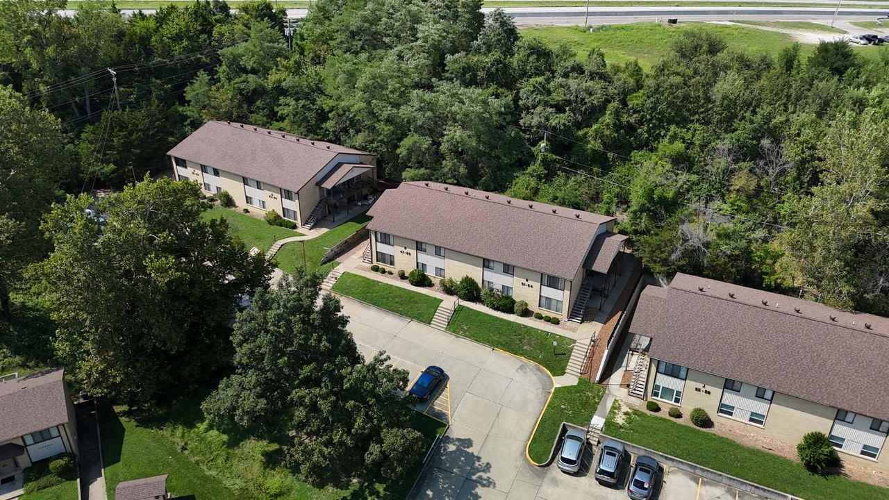 401 Clayton Dr - Photo 2 of 17