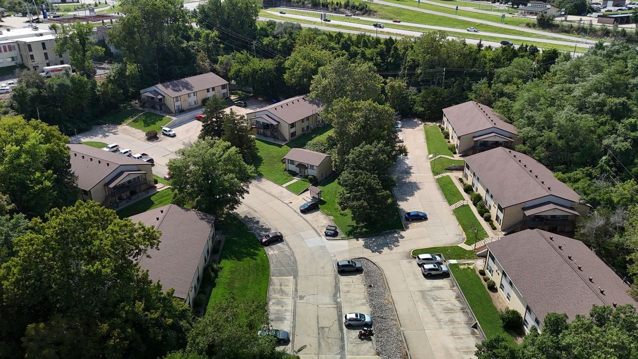 401 Clayton Dr - Photo 3 of 17