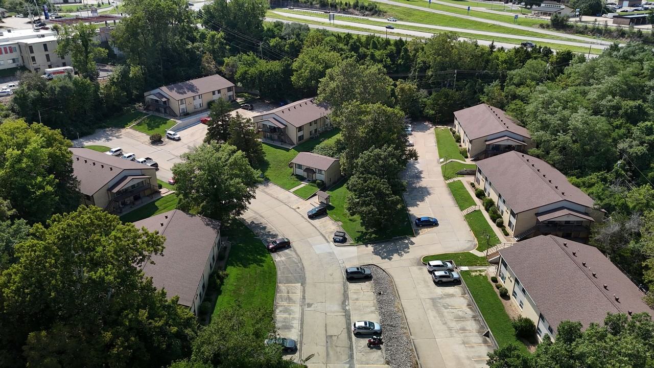 401 Clayton Dr - Photo 4 of 17