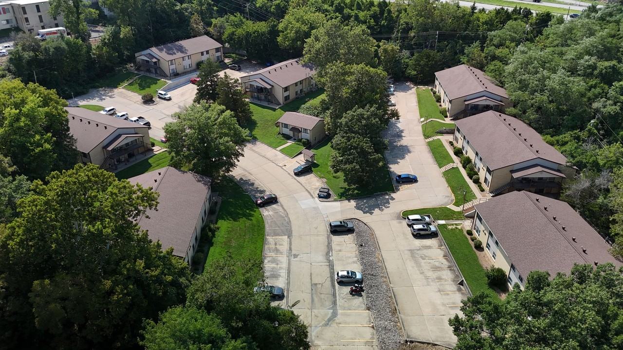 401 Clayton Dr - Photo 5 of 17