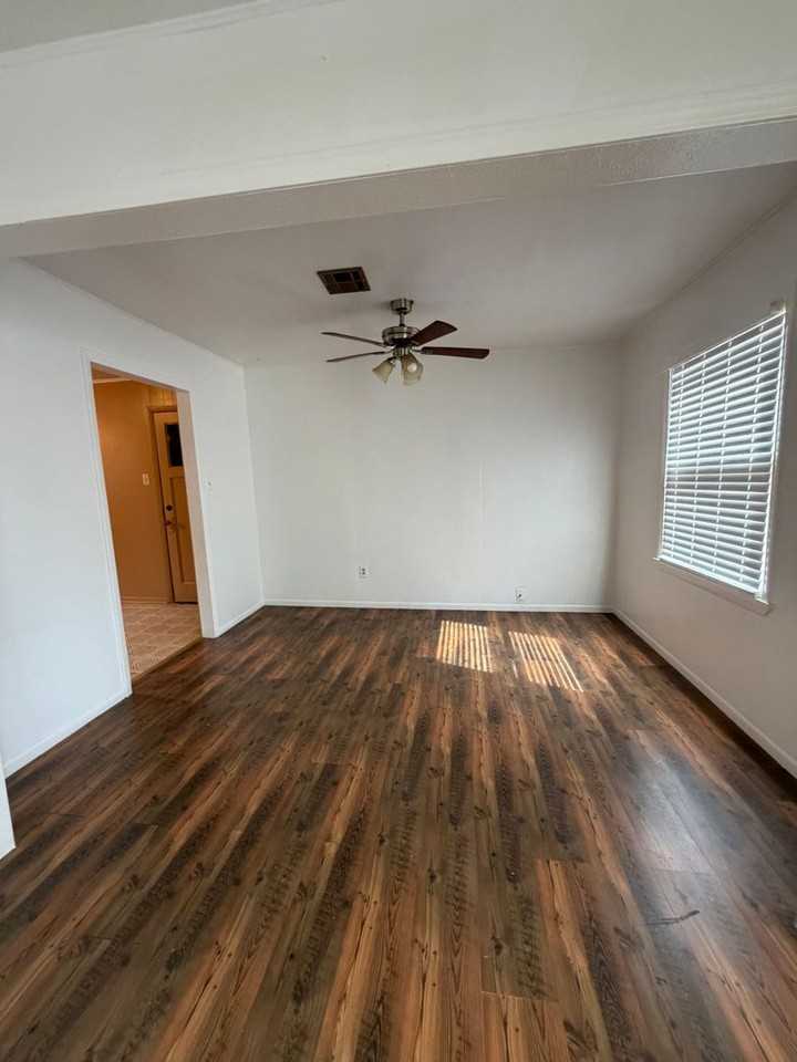 519 N Highland St - Photo 3 of 12