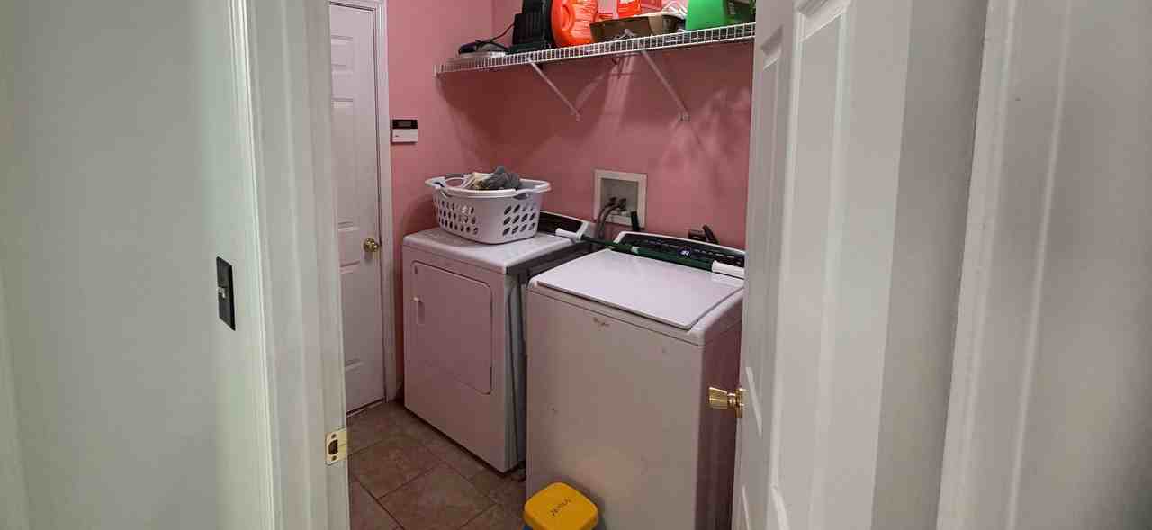 102 Valley Way - Photo 6 of 20