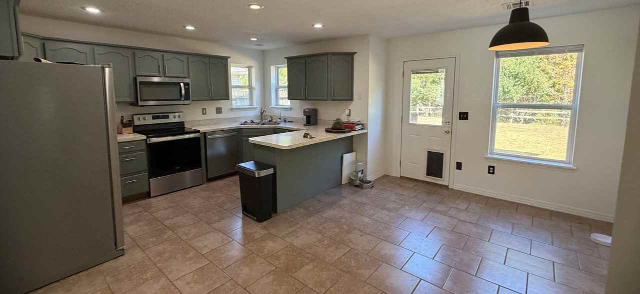 102 Valley Way - Photo 7 of 20