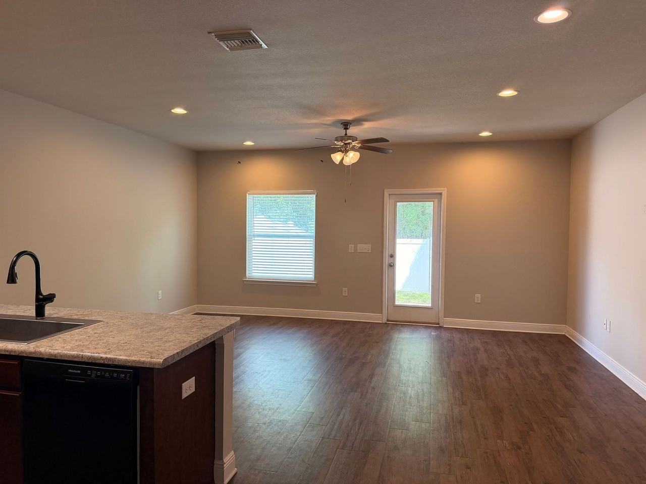 5972 Callaway Cir - Photo 3 of 17