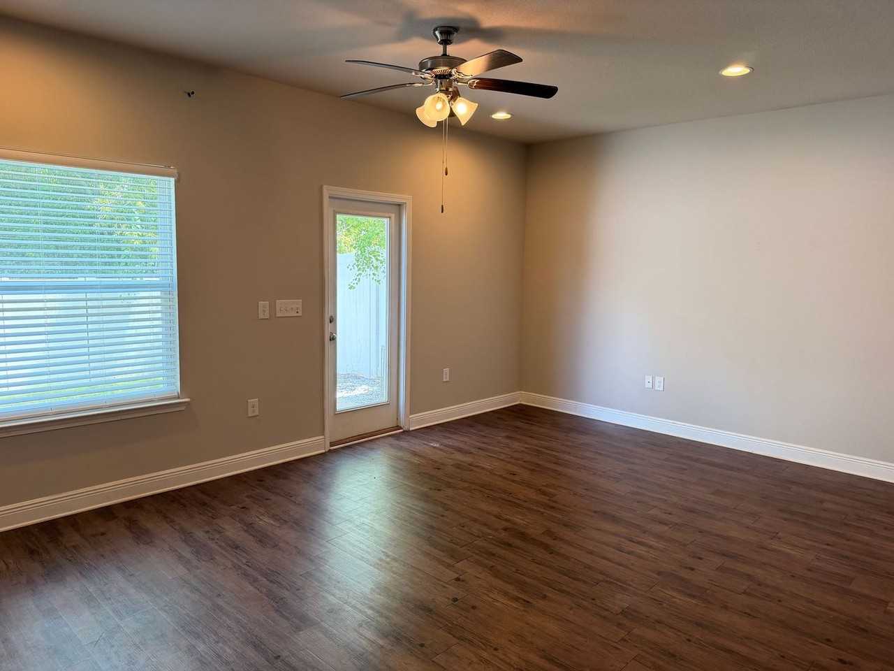 5972 Callaway Cir - Photo 6 of 17