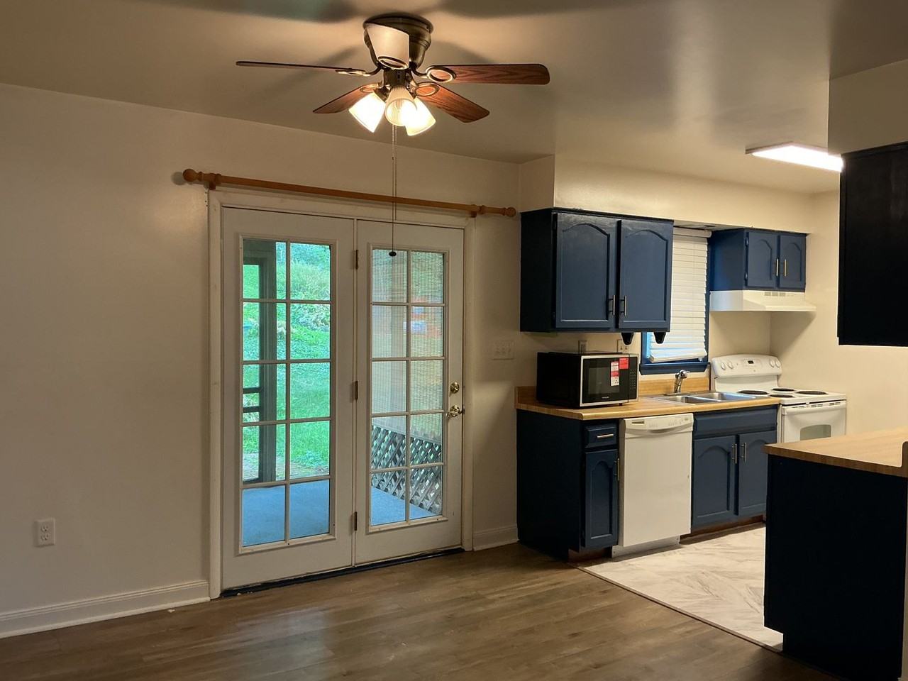 63 Ashford Dr - Photo 4 of 18