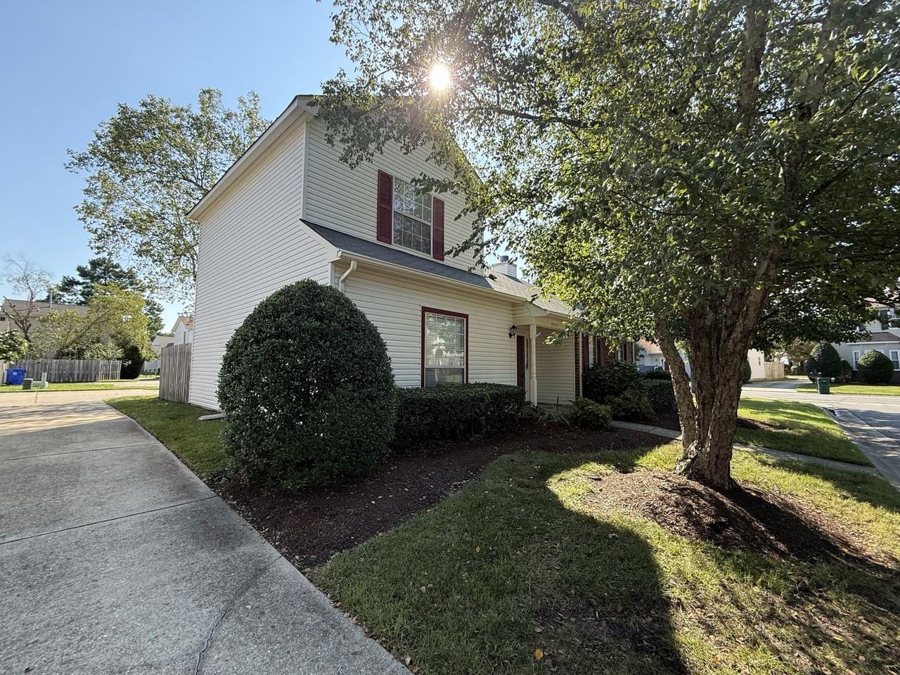 2270 Kings Creek Ln - Photo 2 of 14