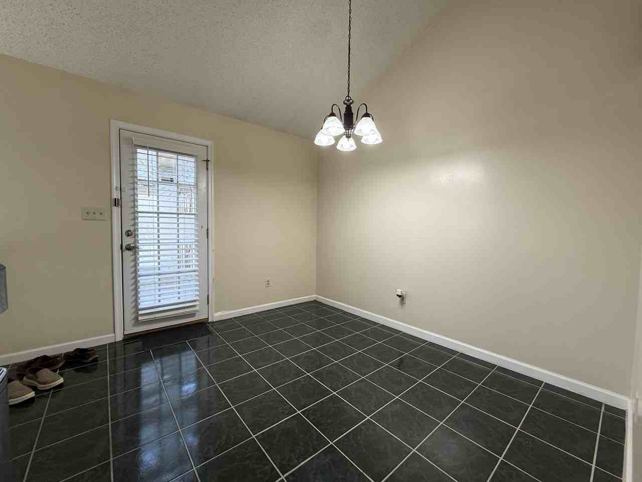 2270 Kings Creek Ln - Photo 5 of 14