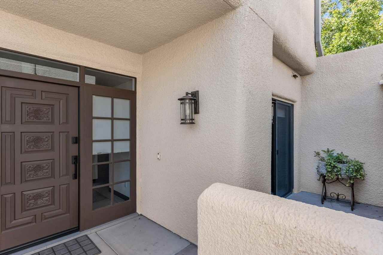 3057 E Rose Ln - Photo 3 of 33
