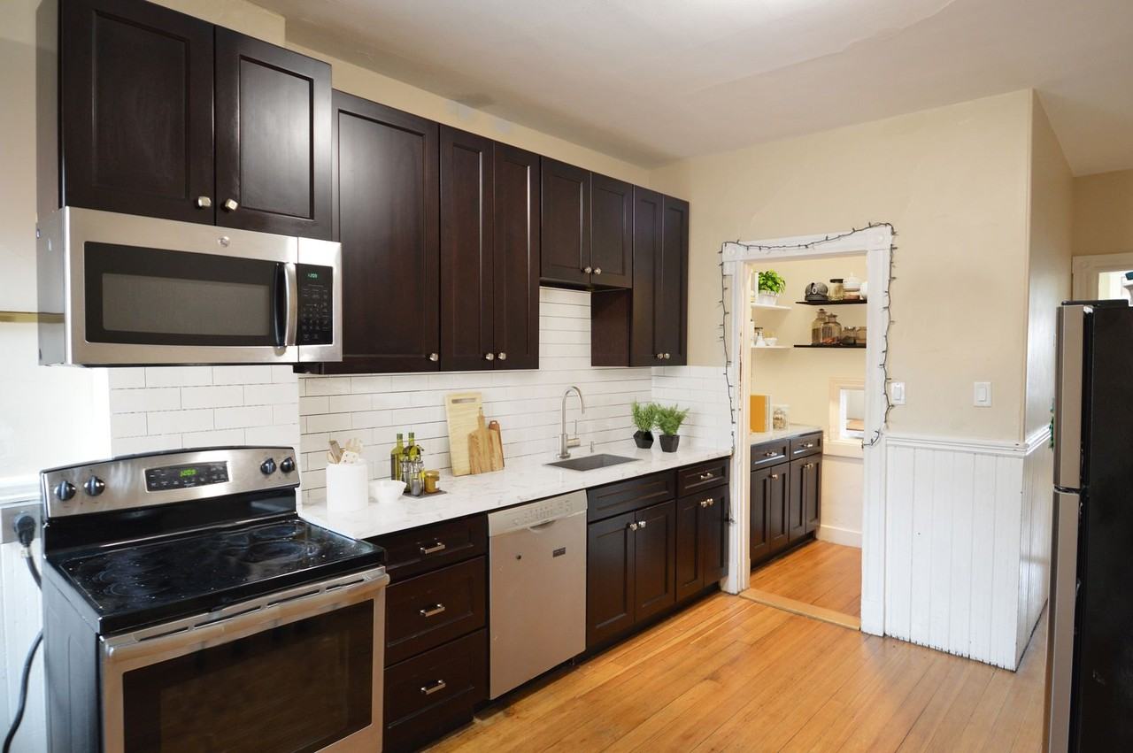 1813 Beacon St - Photo 6 of 8