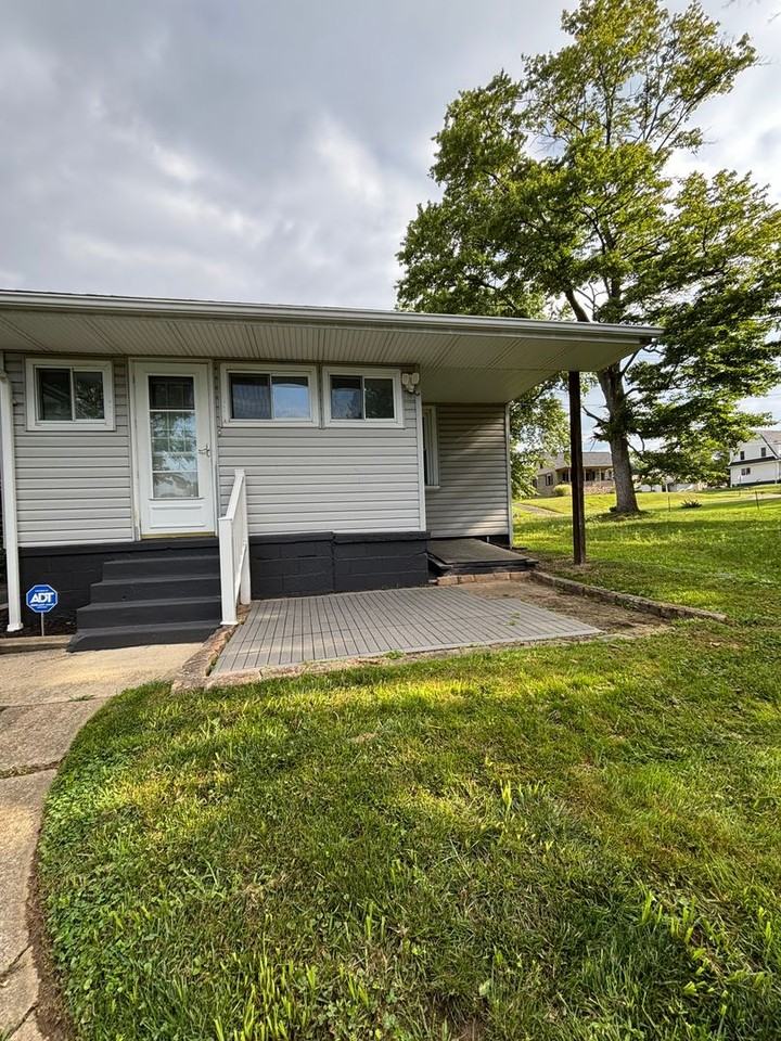 130 E Northview Ave - Photo 3 of 19