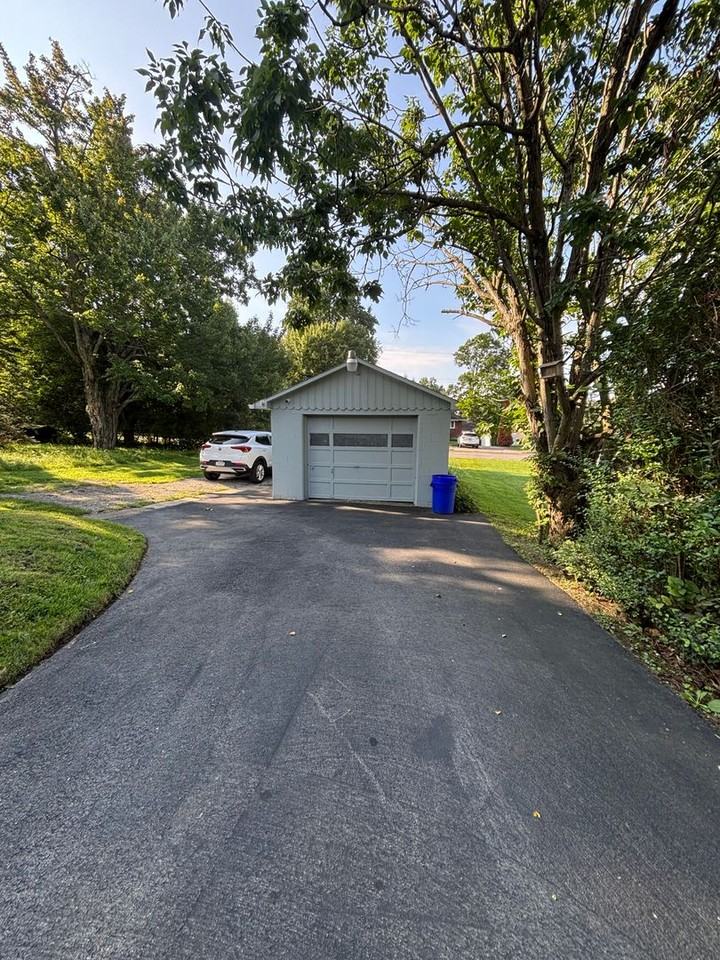 130 E Northview Ave - Photo 4 of 19