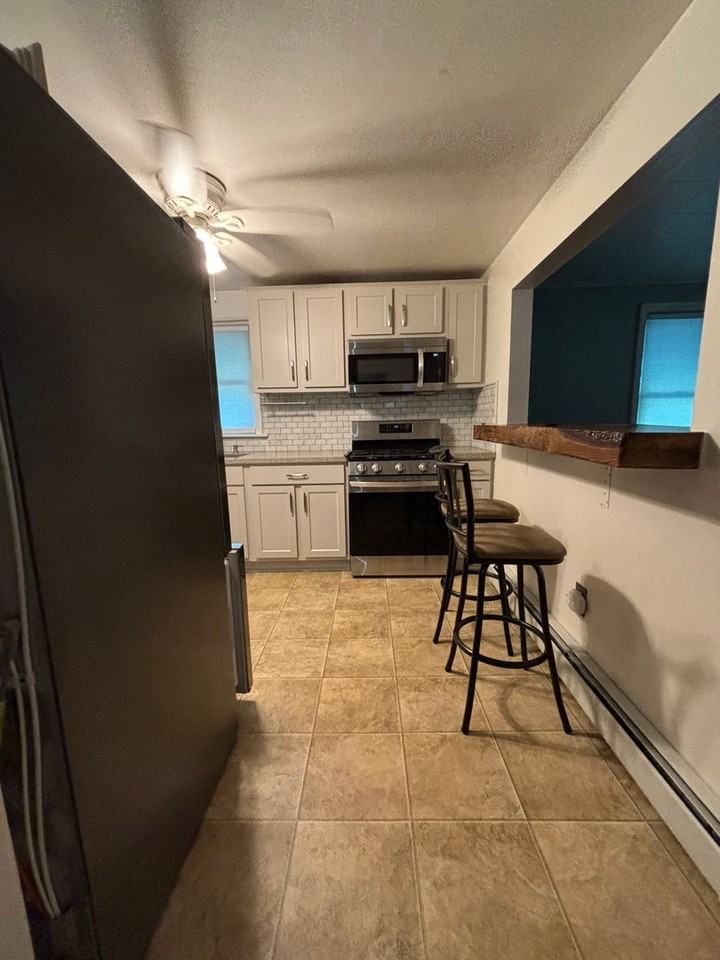 130 E Northview Ave - Photo 7 of 19