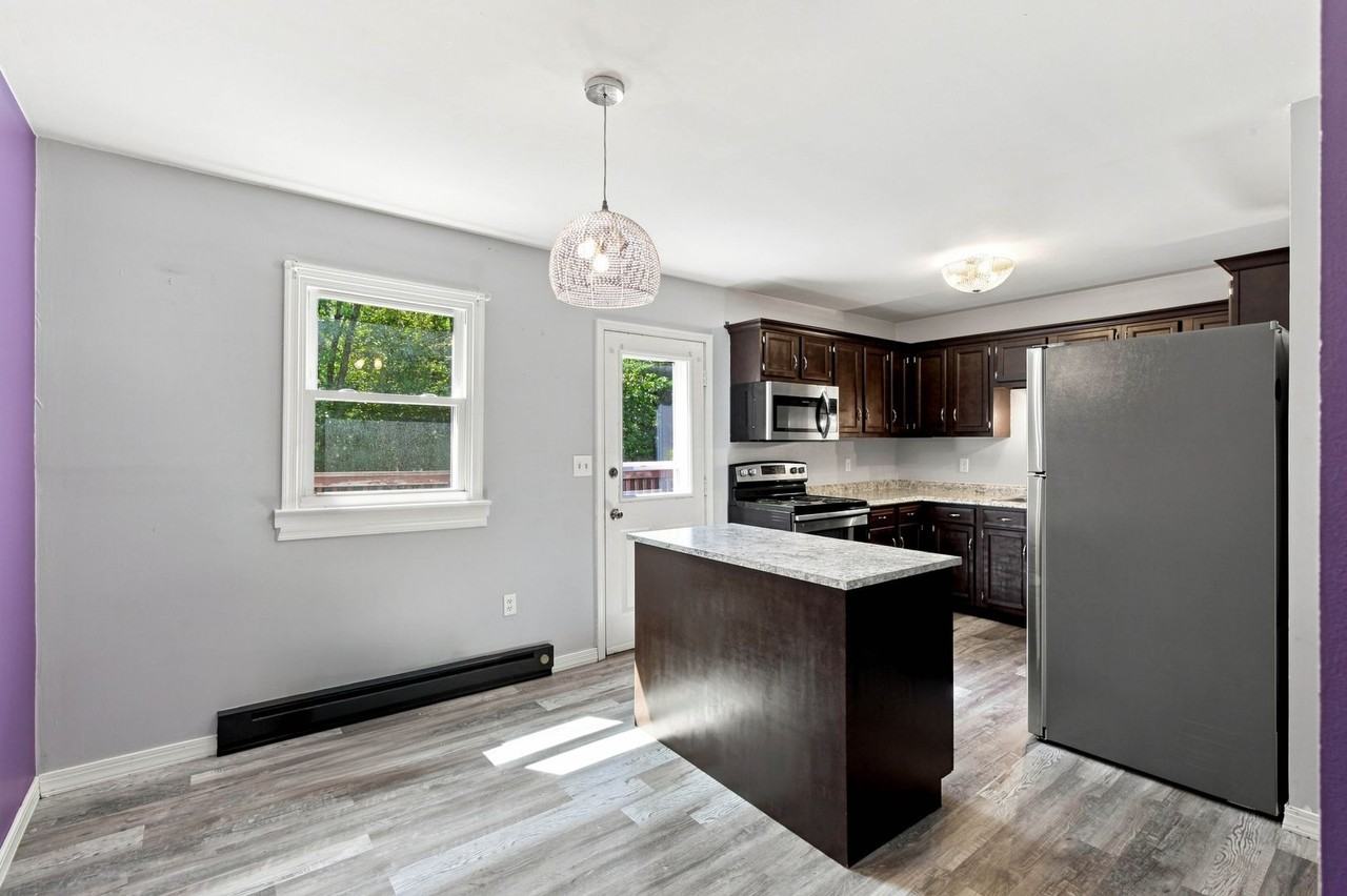 1008 Cloverton Dr - Photo 4 of 20