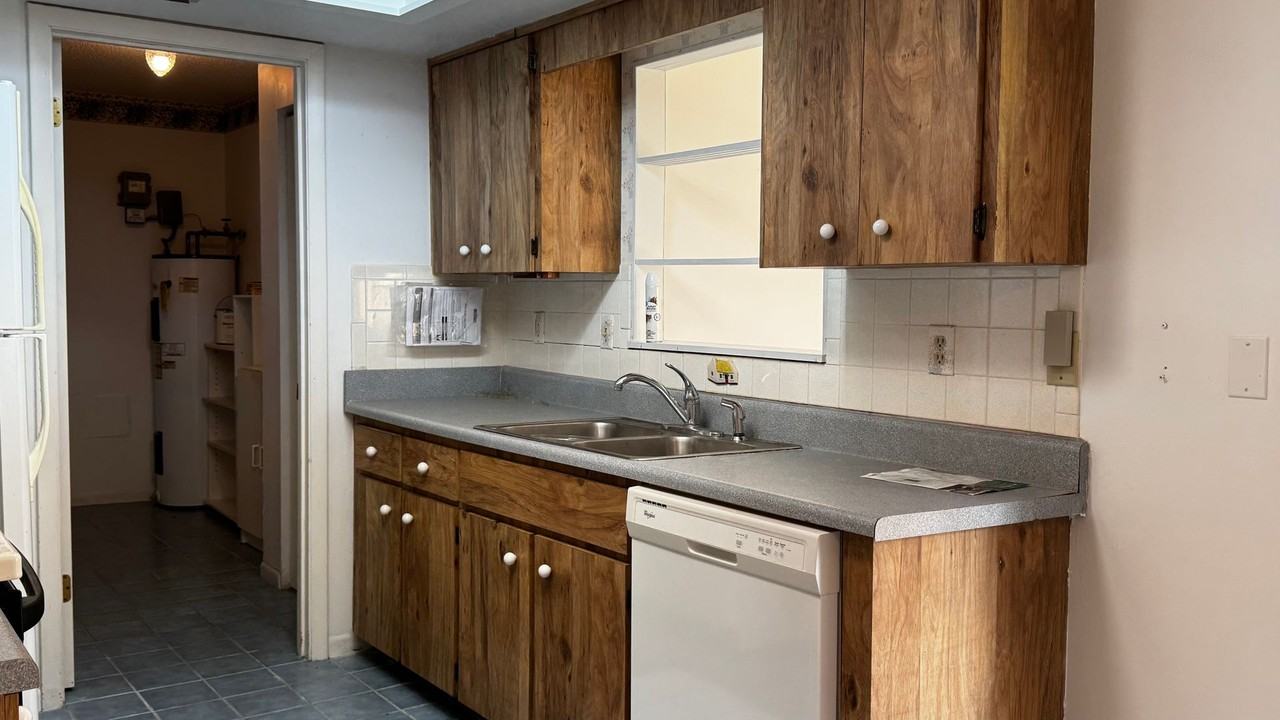 8449 Sw 106th Pl - Photo 7 of 16
