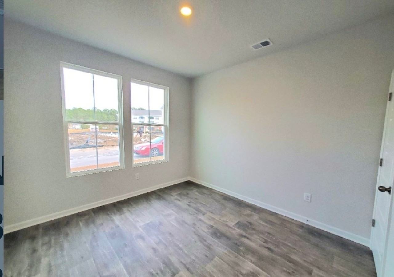 160 Cypress Hollow Dr - Photo 4 of 16
