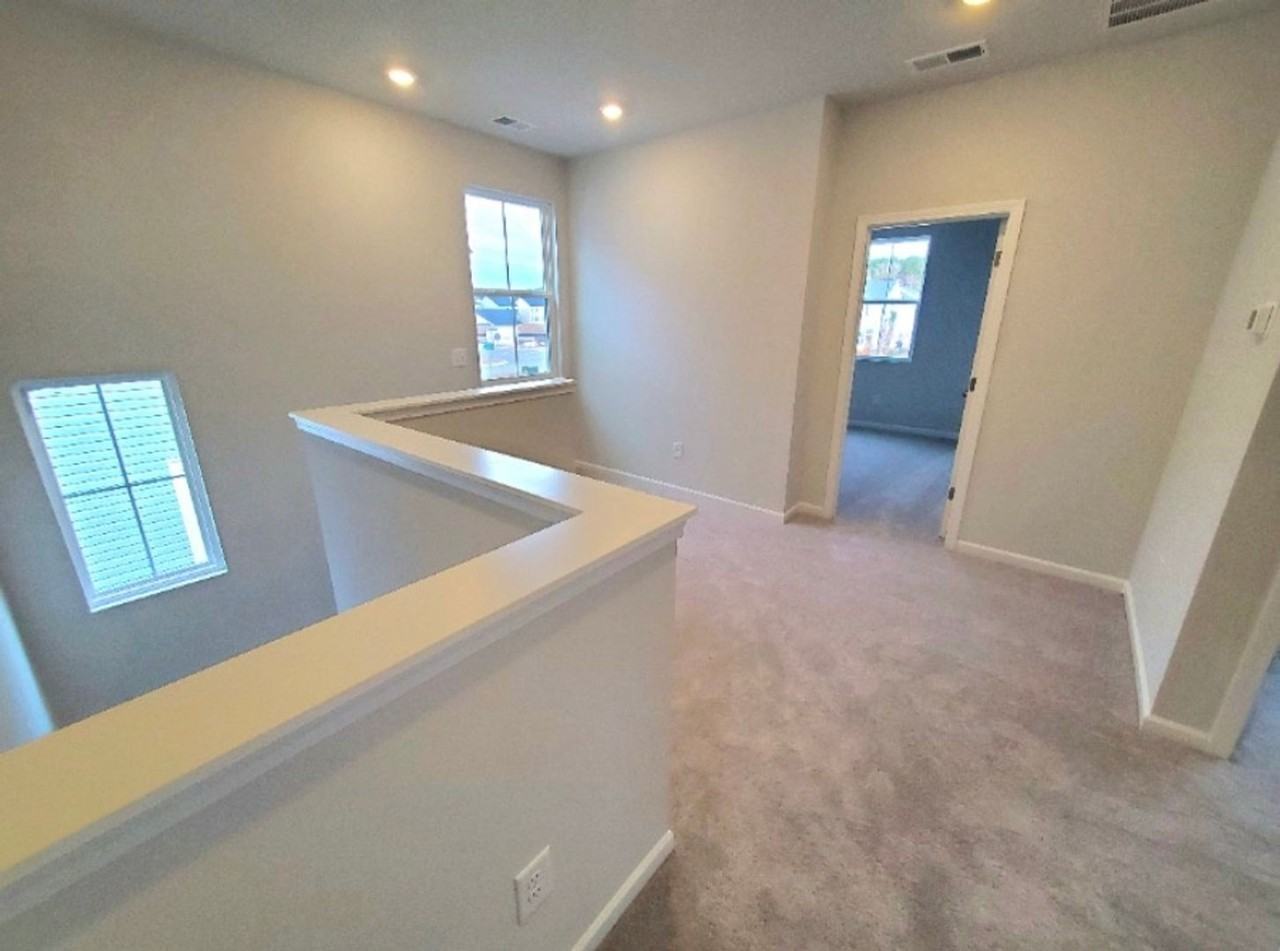 160 Cypress Hollow Dr - Photo 7 of 16