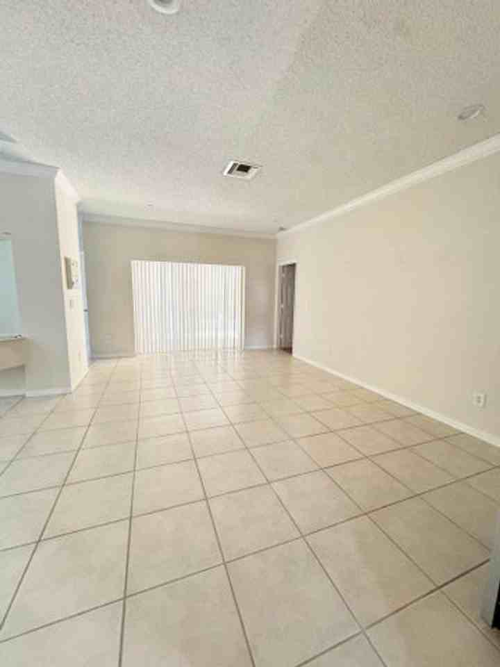 10895 Fillmore Dr - Photo 2 of 16