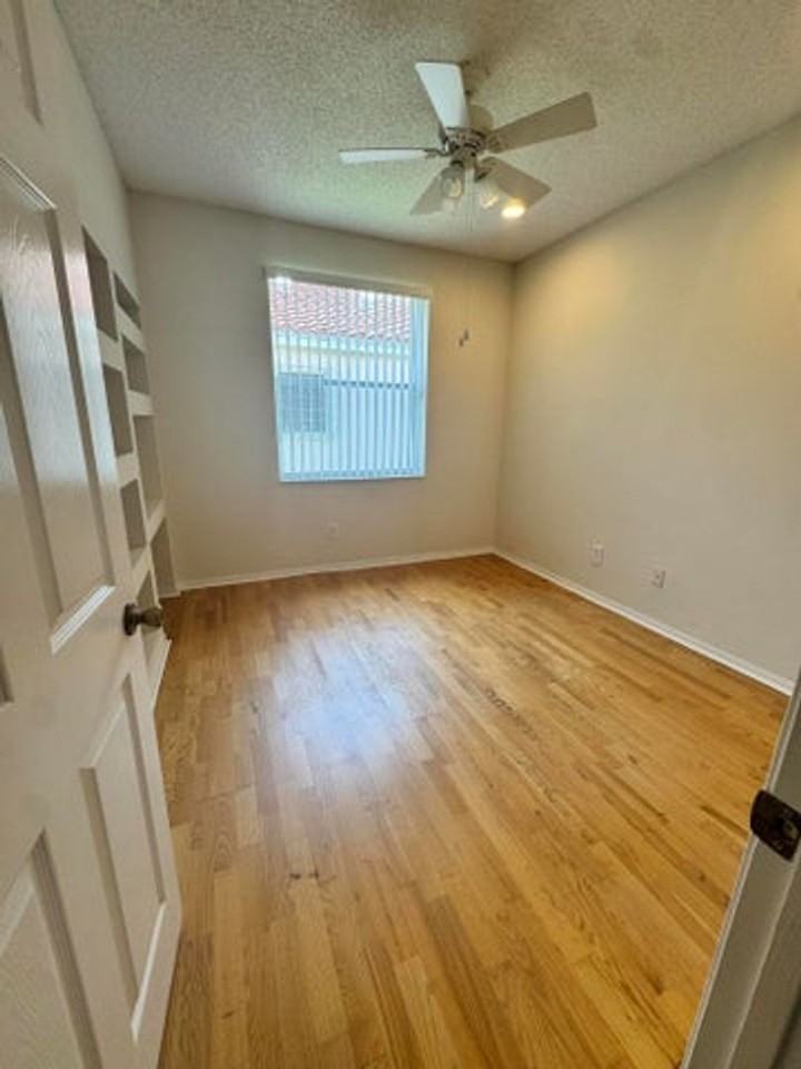 10895 Fillmore Dr - Photo 5 of 16