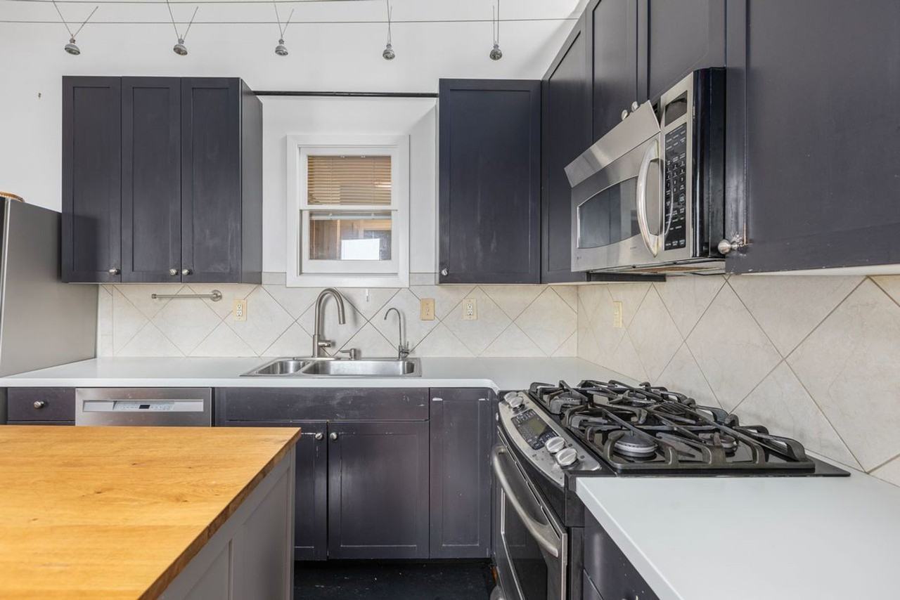 755 Westminster St - Photo 2 of 29