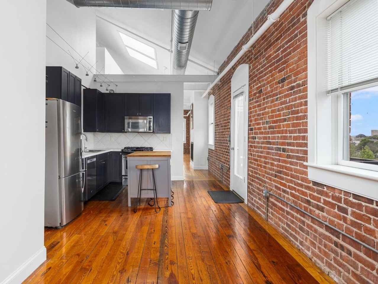 755 Westminster St - Photo 6 of 29