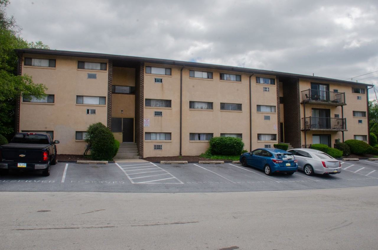 Towns Edge Apartments - Photo 4 of 10