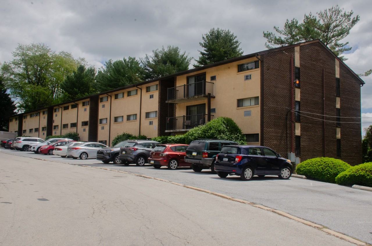 Towns Edge Apartments - Photo 7 of 10