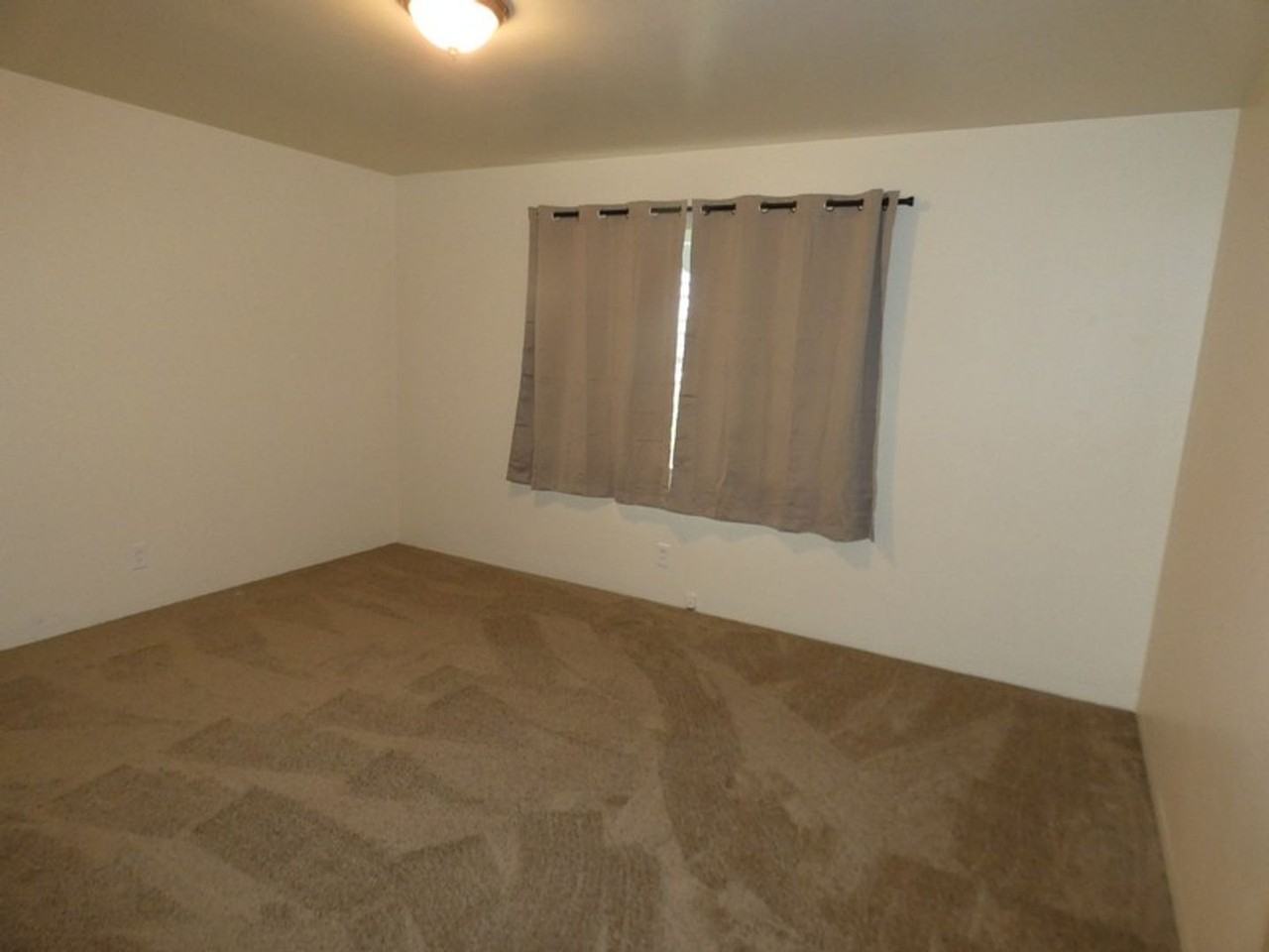 310 W Chapel St #B - Photo 5 of 7