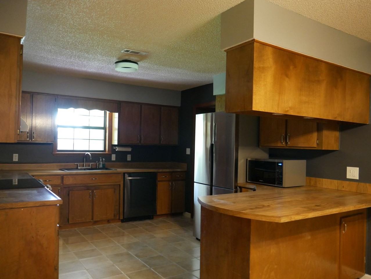 3634 Becky St - Photo 6 of 30