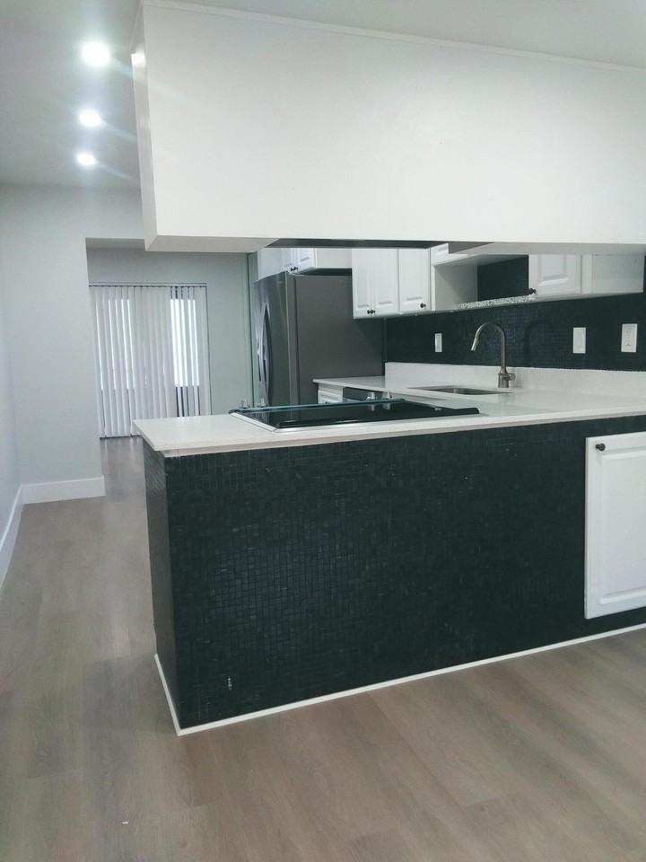 9727 N New River Canal Rd #629 - Photo 7 of 41