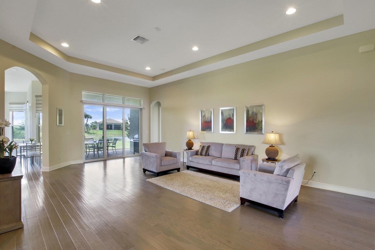 17001 Sw Sapri Way - Photo 5 of 50