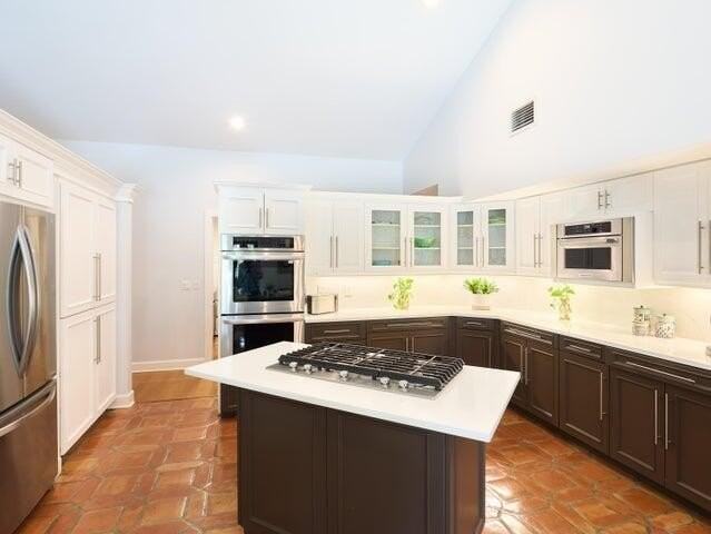 3700 Embassy Dr - Photo 6 of 40